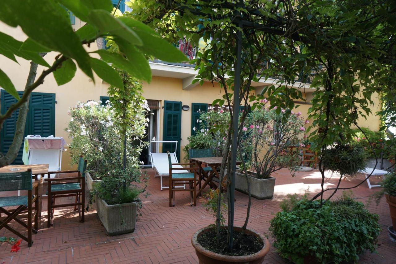 Hotel Beau Rivage Alassio Exterior foto