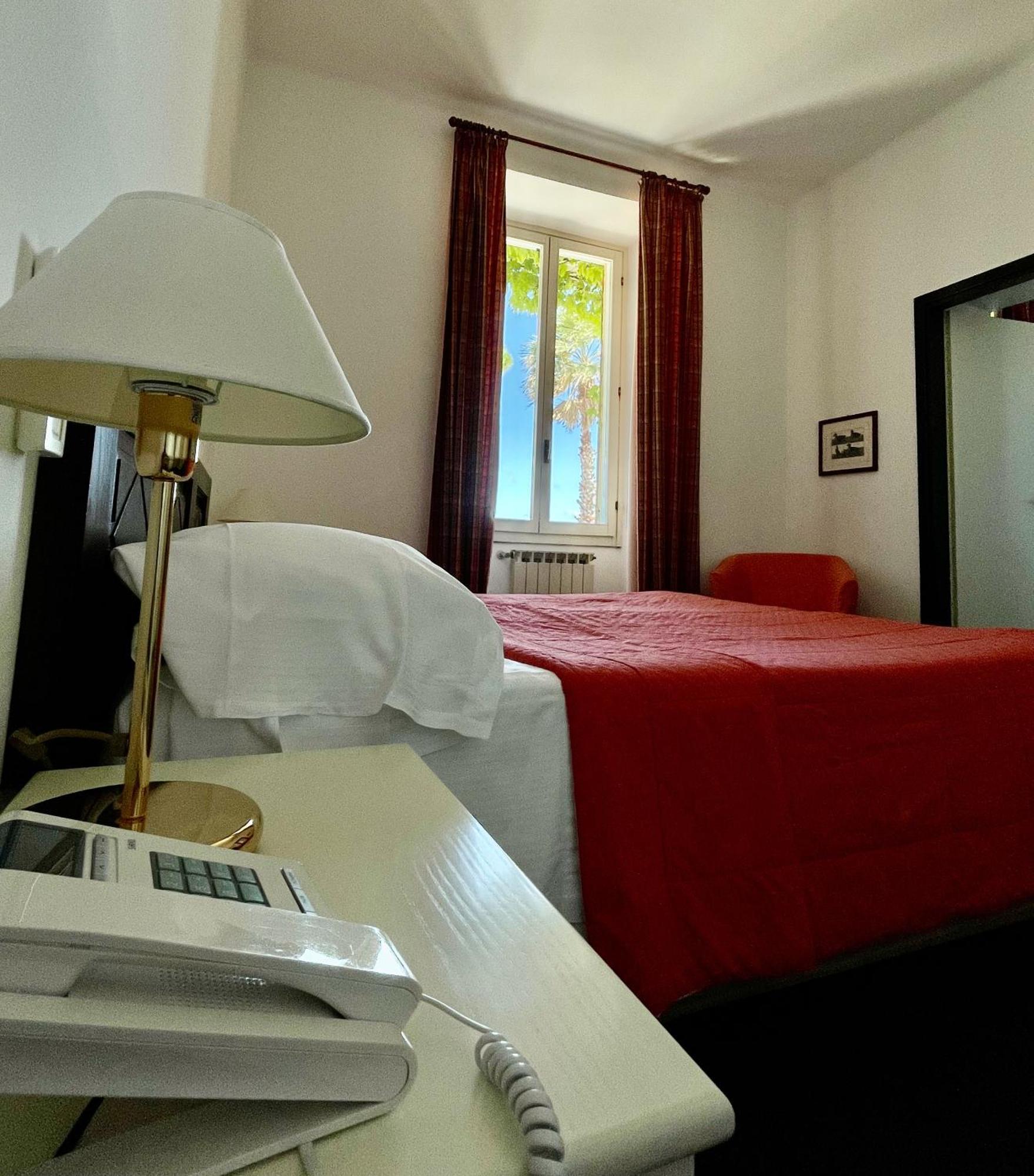 Hotel Beau Rivage Alassio Exterior foto